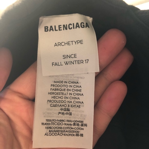 Balenciaga hat - Picture 3 of 3